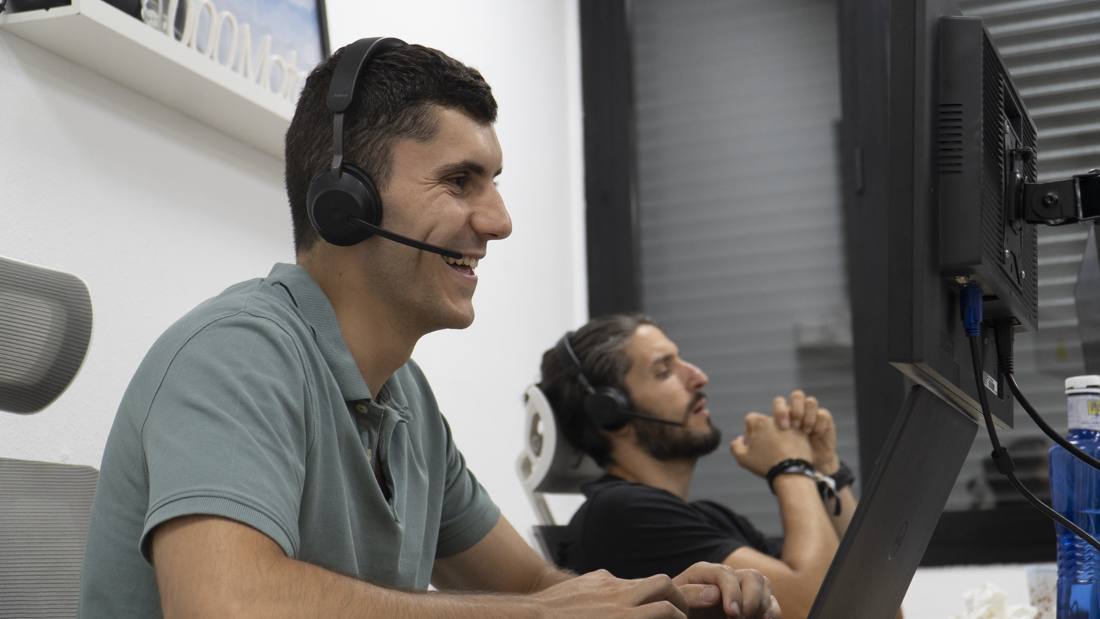 Comercial de Motor de Ventas llamando
